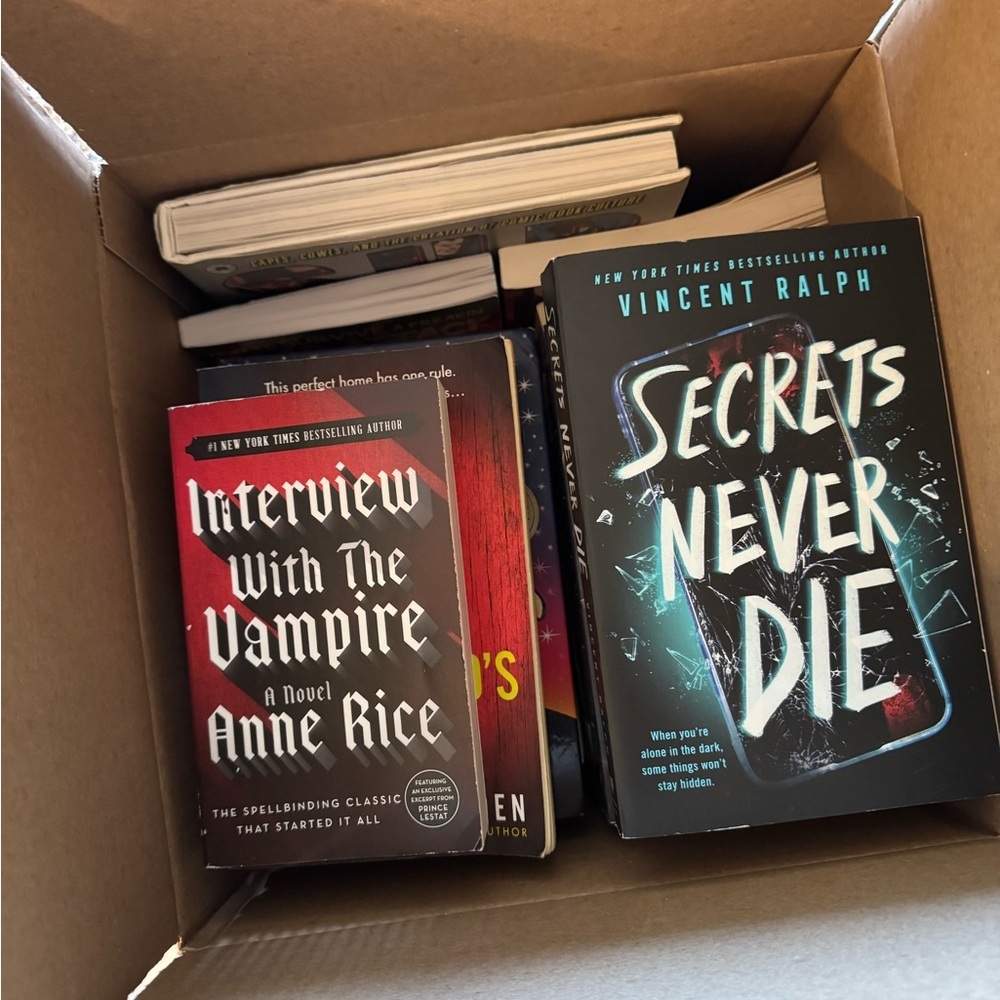 Unlisted books - Picture 1 of 1